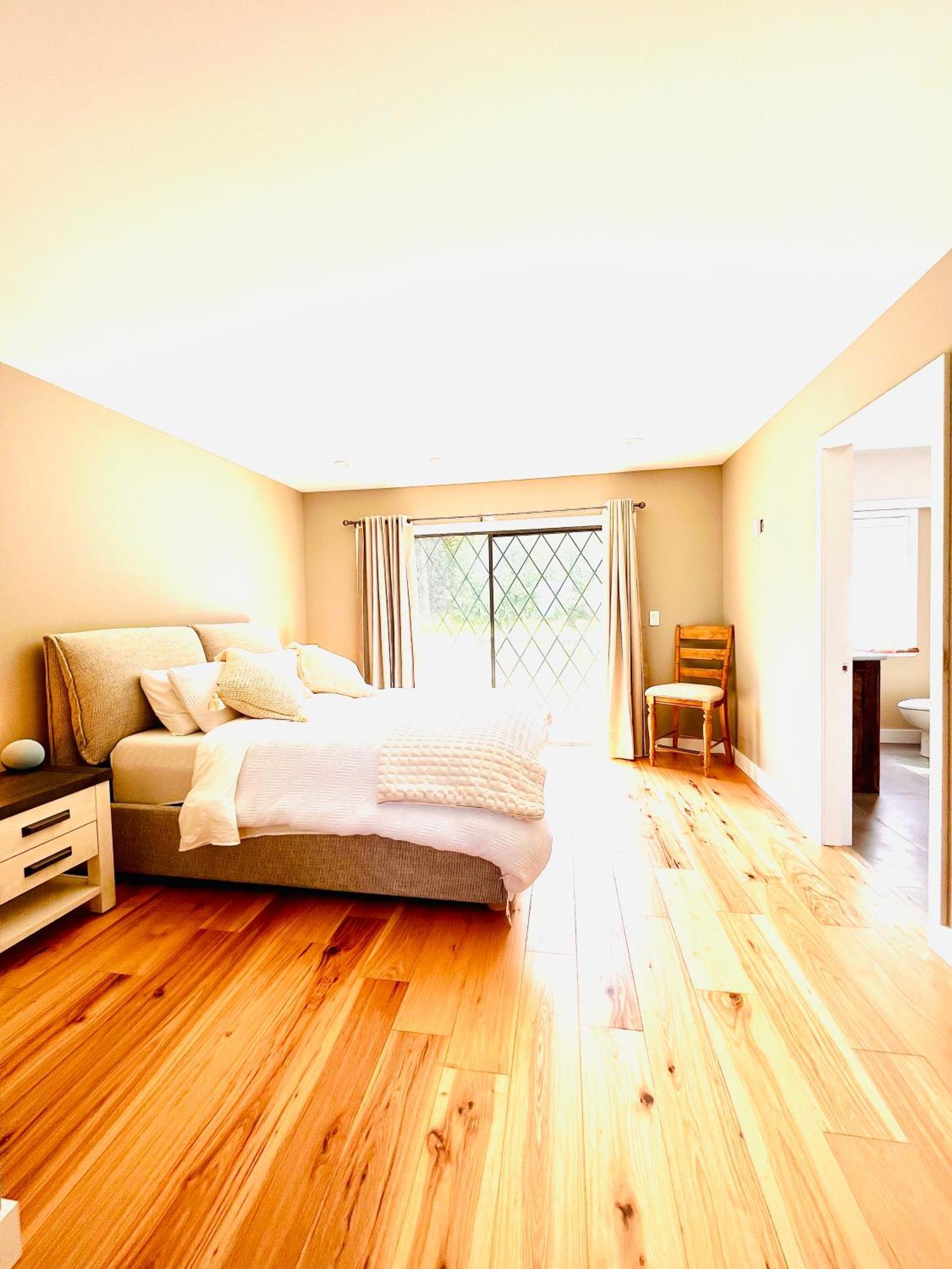 Oceanside Manor - Fancy Room - Golf Course & Beach View Qualicum Beach Exterior photo