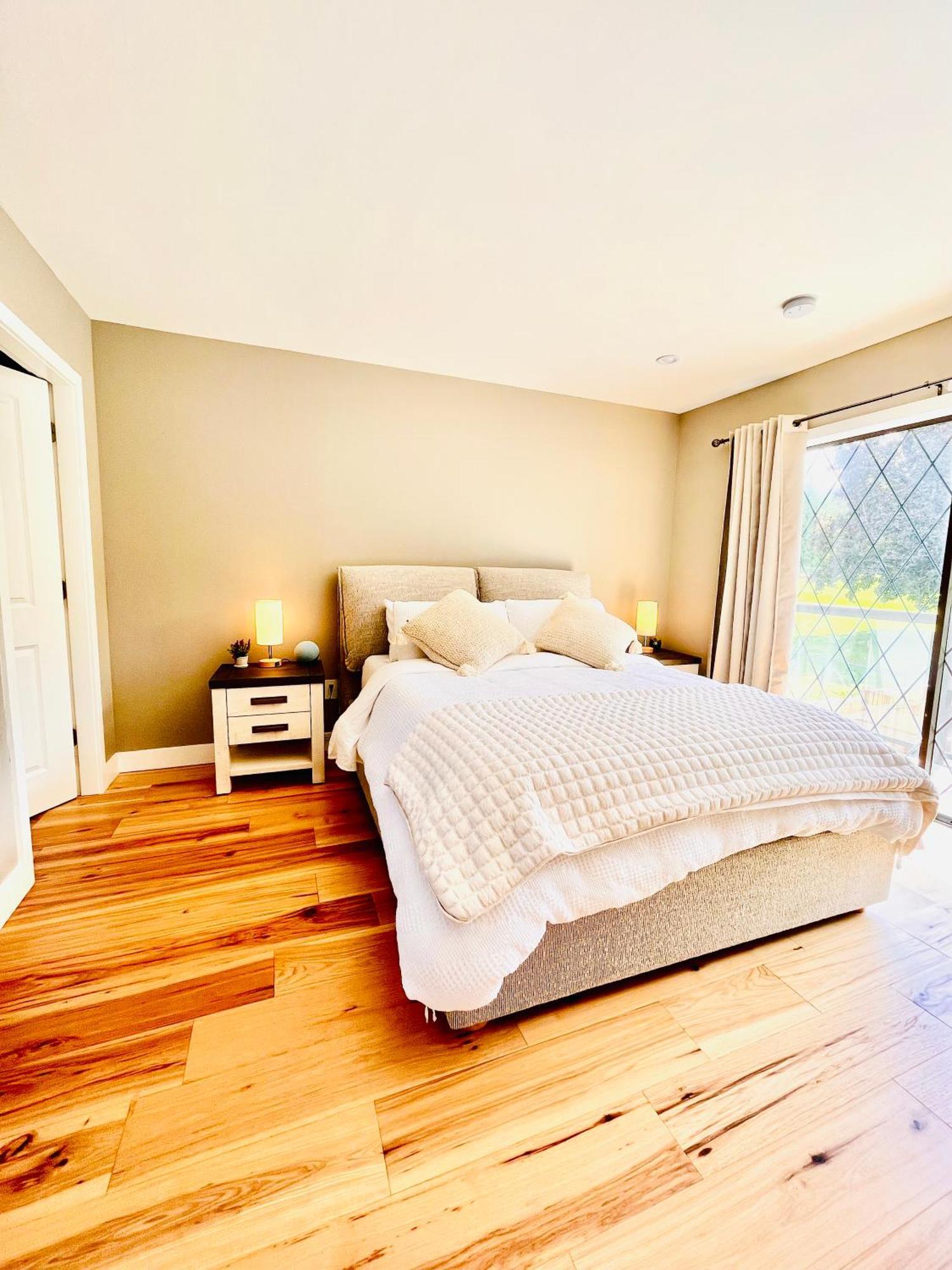 Oceanside Manor - Fancy Room - Golf Course & Beach View Qualicum Beach Exterior photo